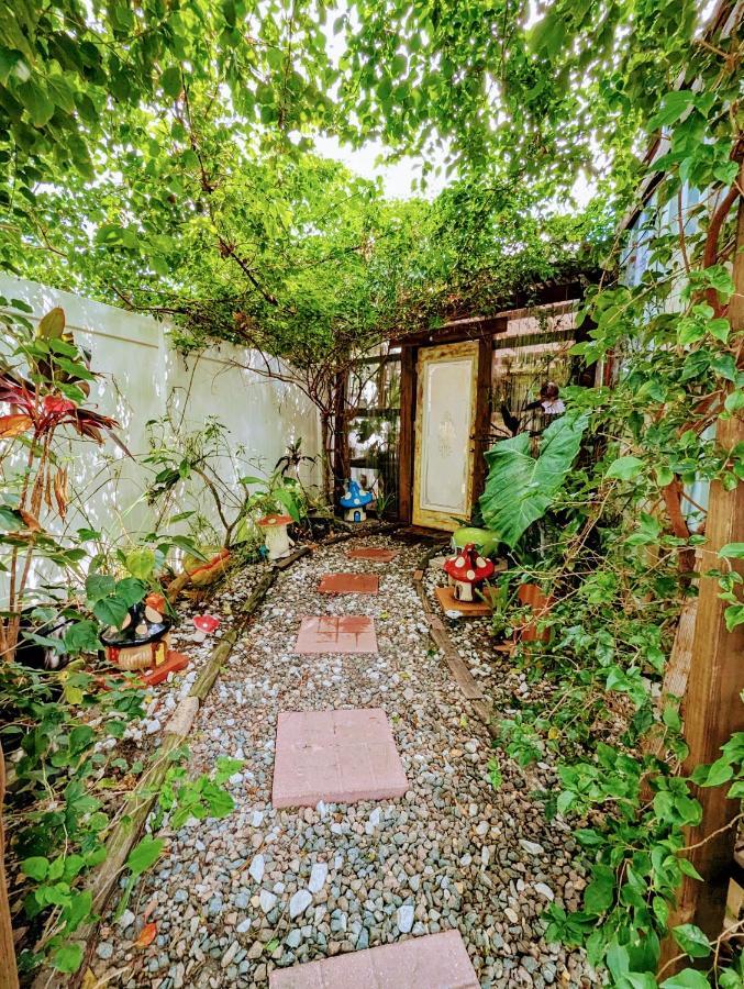 Cozy Af Tiny-house Oasis * Tampa